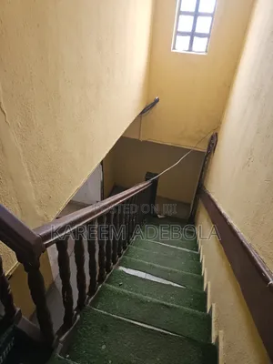 6bdrm Duplex in Back Of Omole Phase, Berger for rent