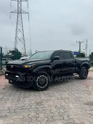 Toyota Tacoma 2024 Black