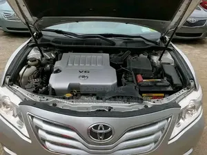 Toyota Camry 2010 Silver