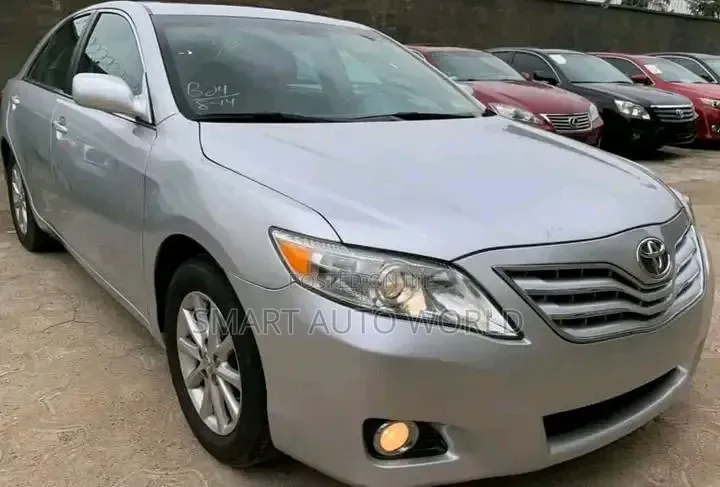 Toyota Camry 2010 Silver
