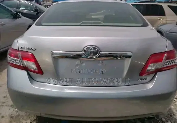 Toyota Camry 2010 Silver