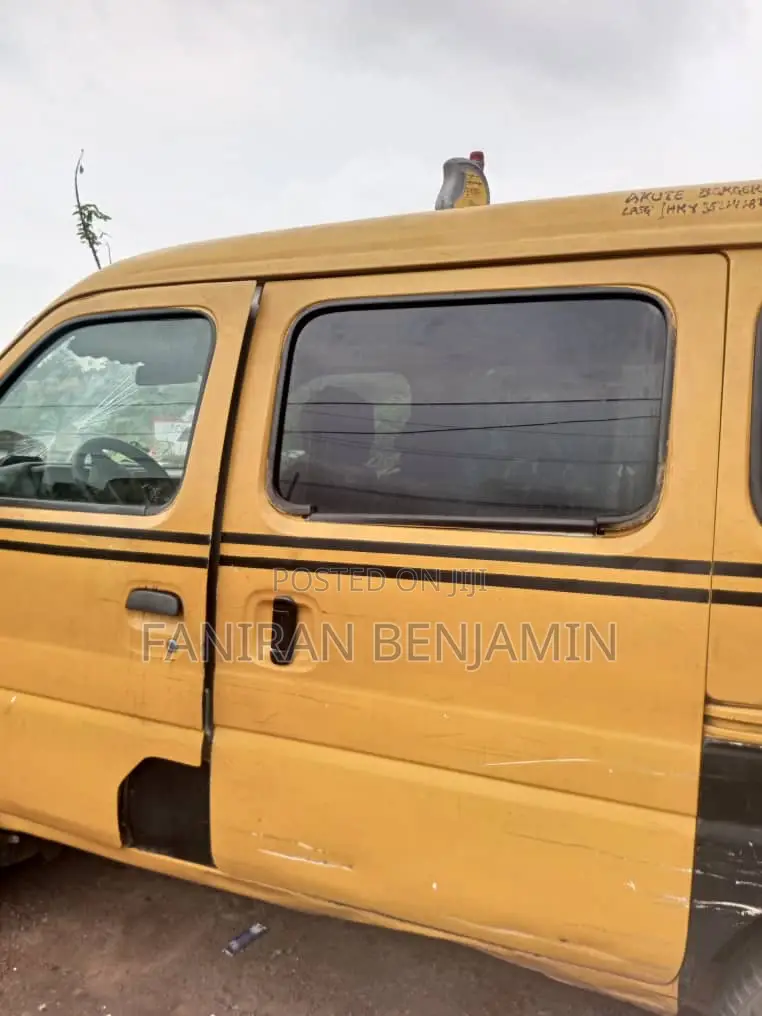 Suzuki APV Minibus 2009 Yellow