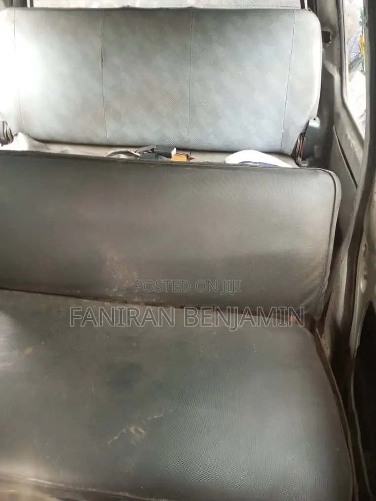 Suzuki APV Minibus 2009 Yellow