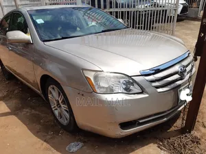 Toyota Avalon 2005 Gold