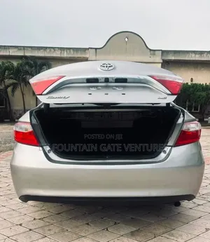 Toyota Camry 2016 Gold