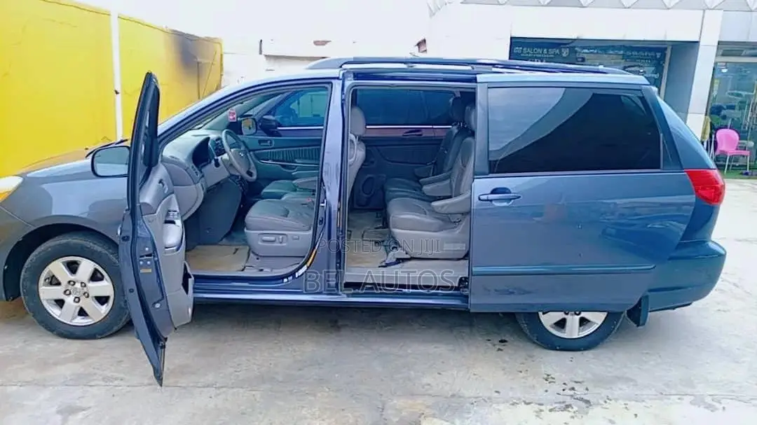 Toyota Sienna 2008 Gray