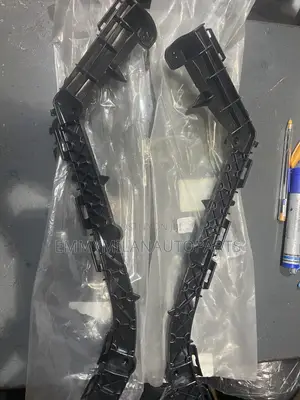 Back Bumper Hanger Prado 2010/2019