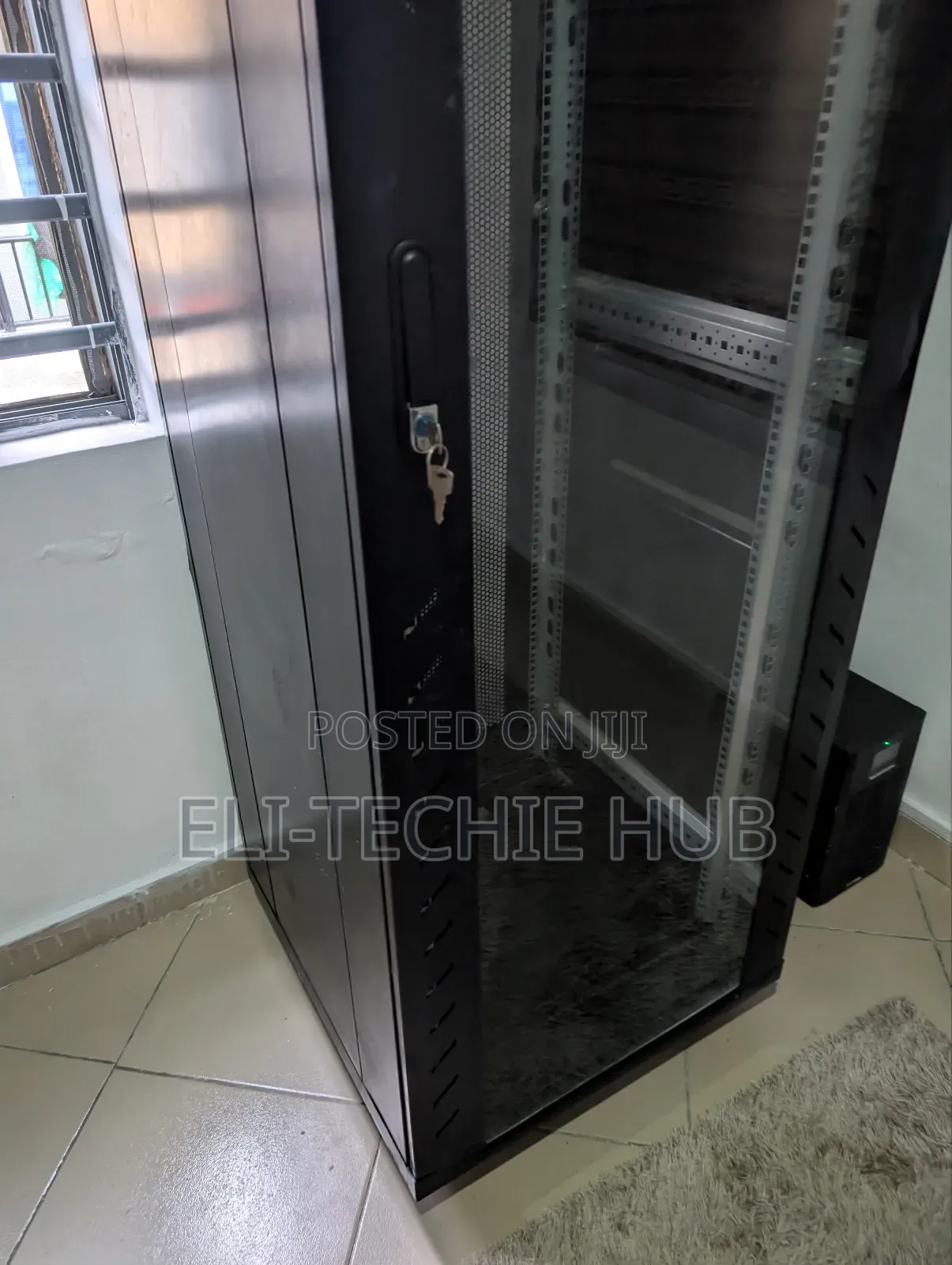 800 X 600 42U Server Rack