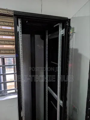 800 X 600 42U Server Rack