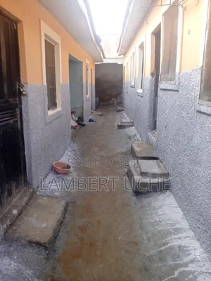 8bdrm Block of Flats in Dutse-Alhaji for sale