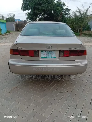 Toyota Camry 2001 Gold