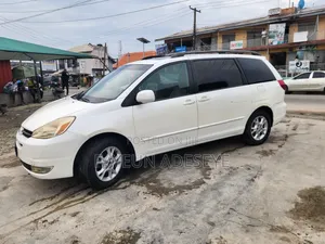 Toyota Sienna 2004 White