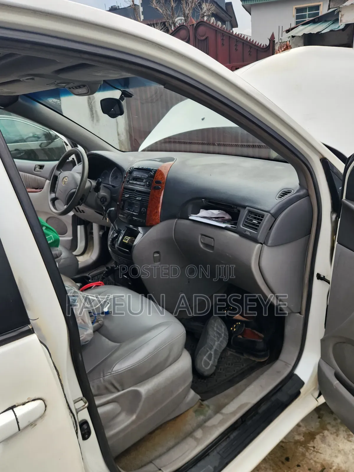 Toyota Sienna 2004 White