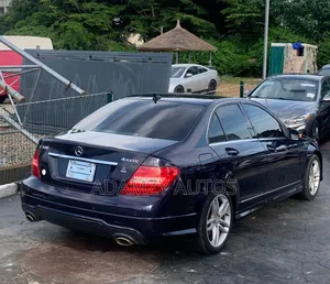 Mercedes-Benz C300 2013 Blue