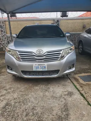 Toyota Venza LE 2012 Silver