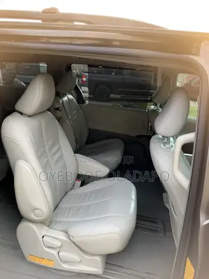 Toyota Sienna XLE 8 Passenger 2012 Gray