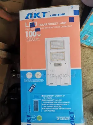 Akt 100w All-in-One Solar Street Light With Remote Control