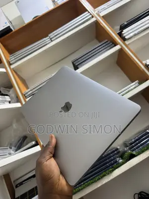 Laptop Apple MacBook Pro 2017 16GB Intel Core i5 SSD 256GB