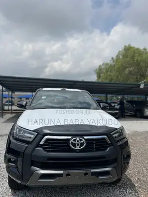New Toyota Hilux 2025 Black