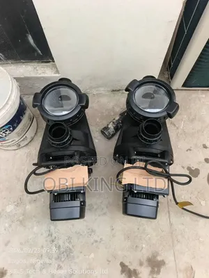 Swimming Pool Circulation Pumps With Integrated Strainer Baskets