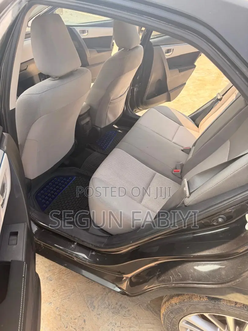 Toyota Corolla 2015 Black