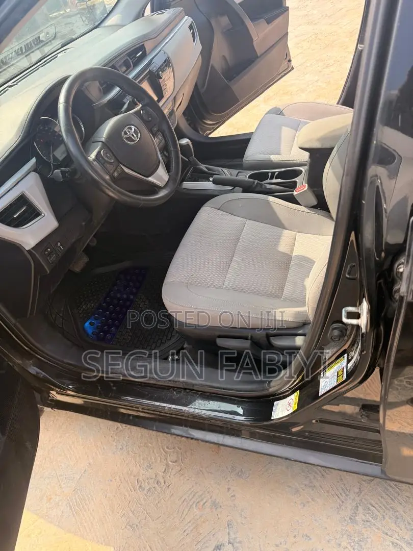 Toyota Corolla 2015 Black