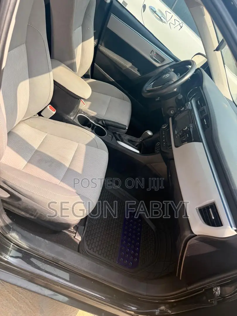 Toyota Corolla 2015 Black