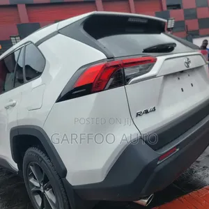 Toyota RAV4 2024 Off white