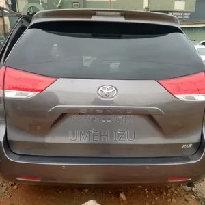 Toyota Sienna 2014 Gray