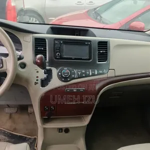Toyota Sienna 2014 Gray