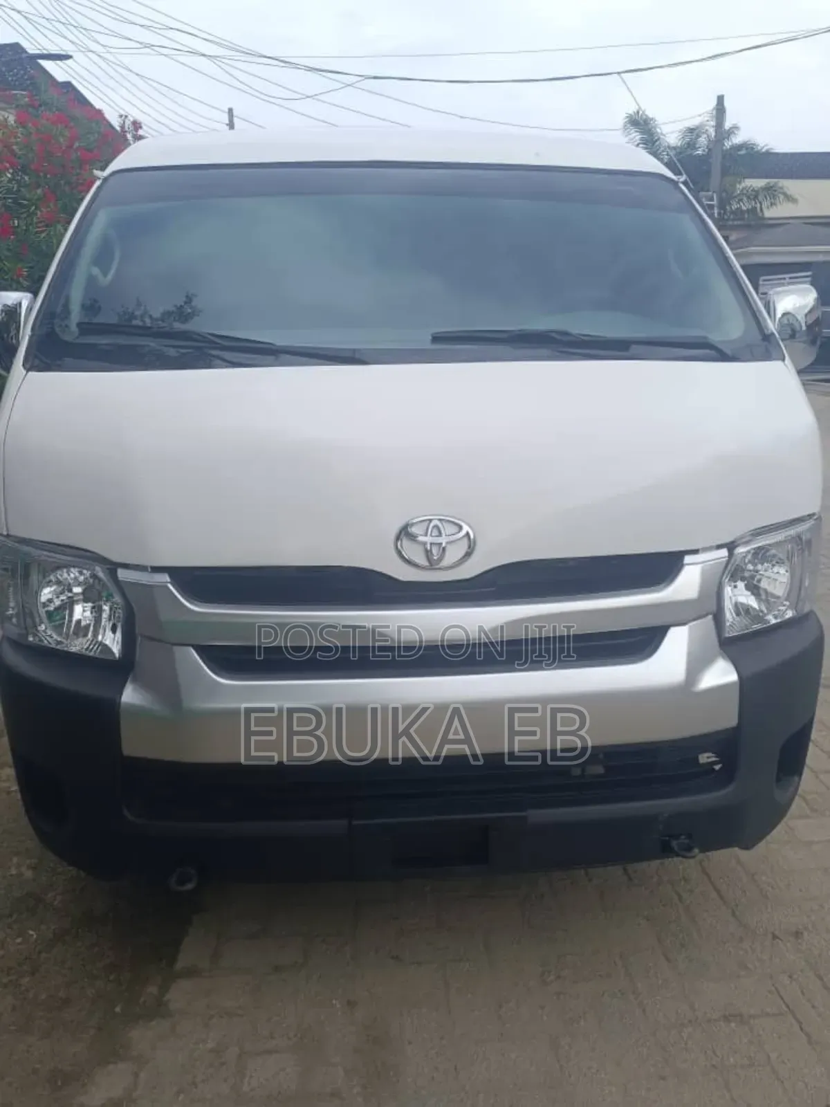 Toyota HiAce 2015 White
