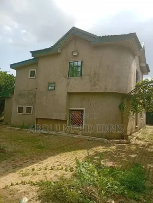4bdrm Duplex in Mamman Tsofo for sale