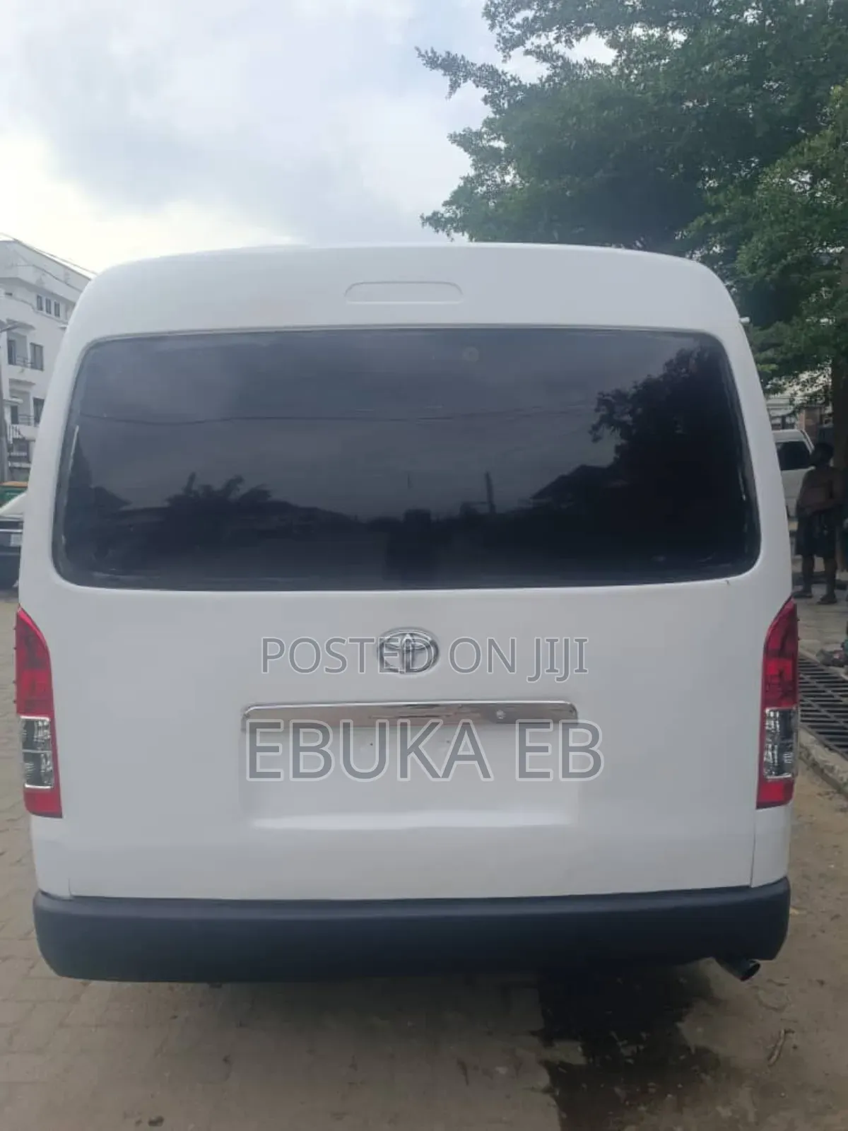 Toyota HiAce 2015 White