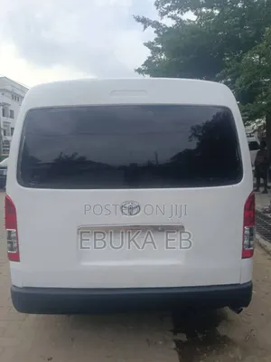 Toyota HiAce 2015 White