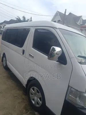 Toyota HiAce 2015 White
