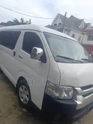 Toyota HiAce 2015 White