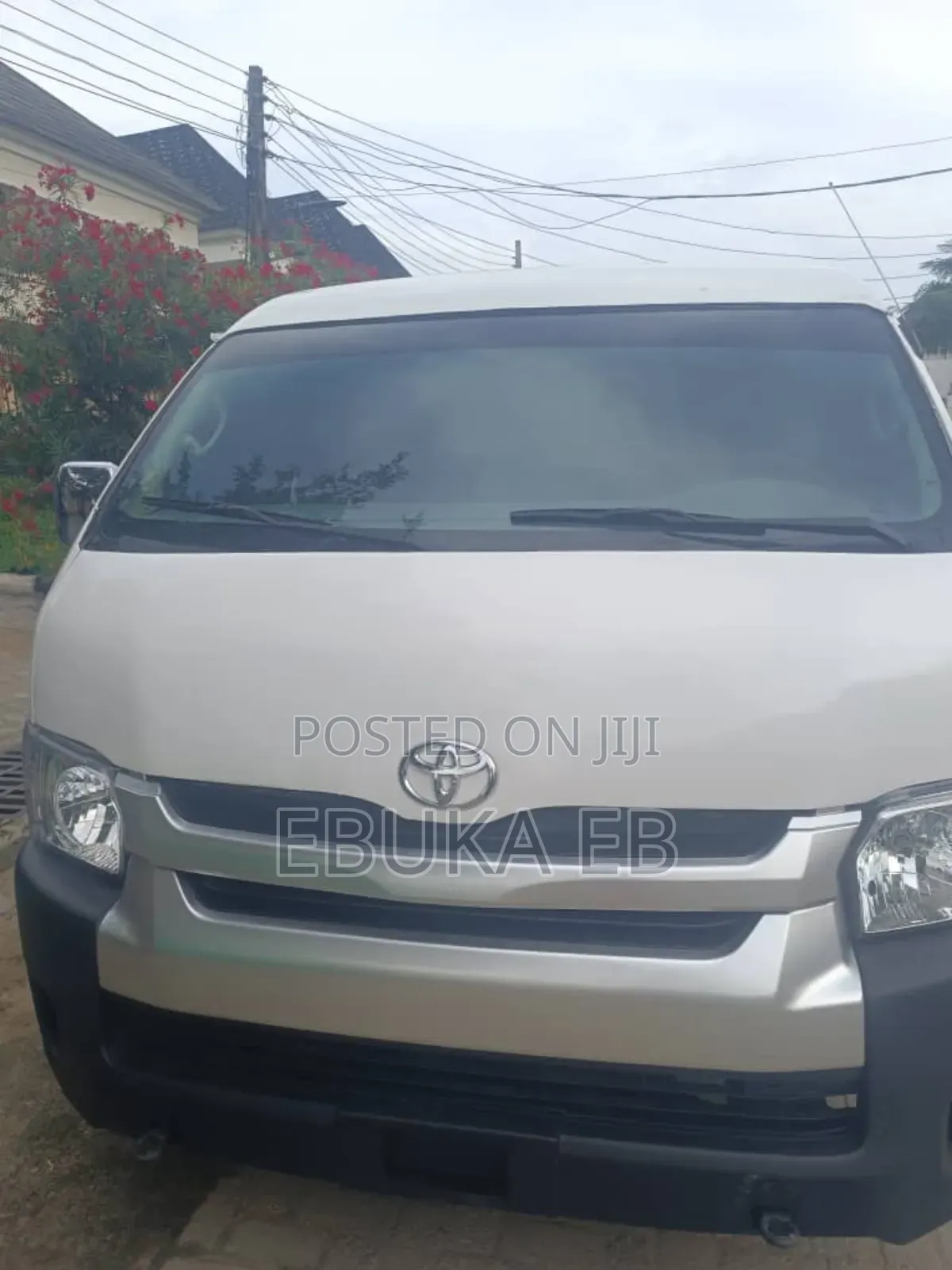 Toyota HiAce 2015 White