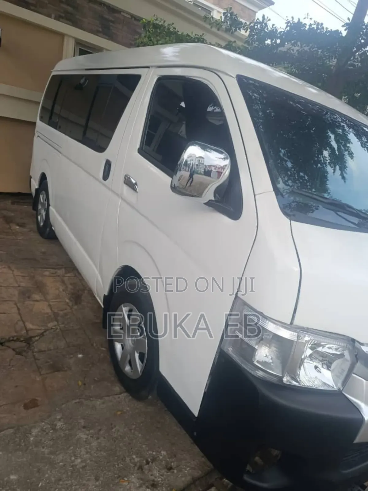 Toyota HiAce 2015 White