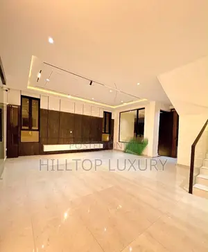 5bdrm Duplex in Chevron for sale