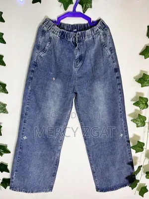 Baggy Jeans and Basic Tops