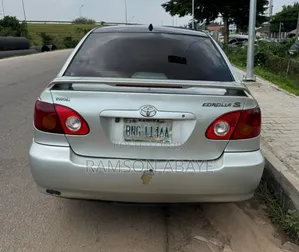 Toyota Corolla 2004 Gold