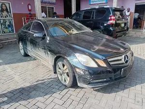 Mercedes-Benz E350 Base 2dr Coupe RWD (3.5L 6cyl 7A) 2012 Black