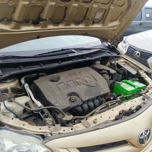 Toyota Corolla 2012 Gold