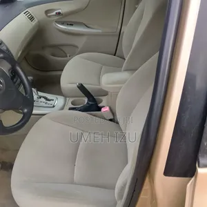 Toyota Corolla 2012 Gold