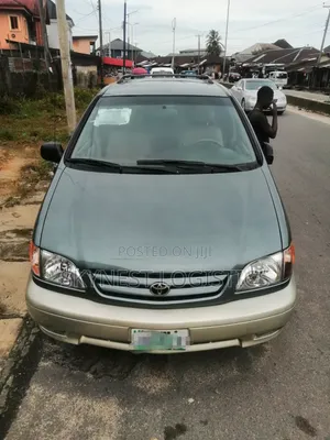 Toyota Sienna 2000 Silver