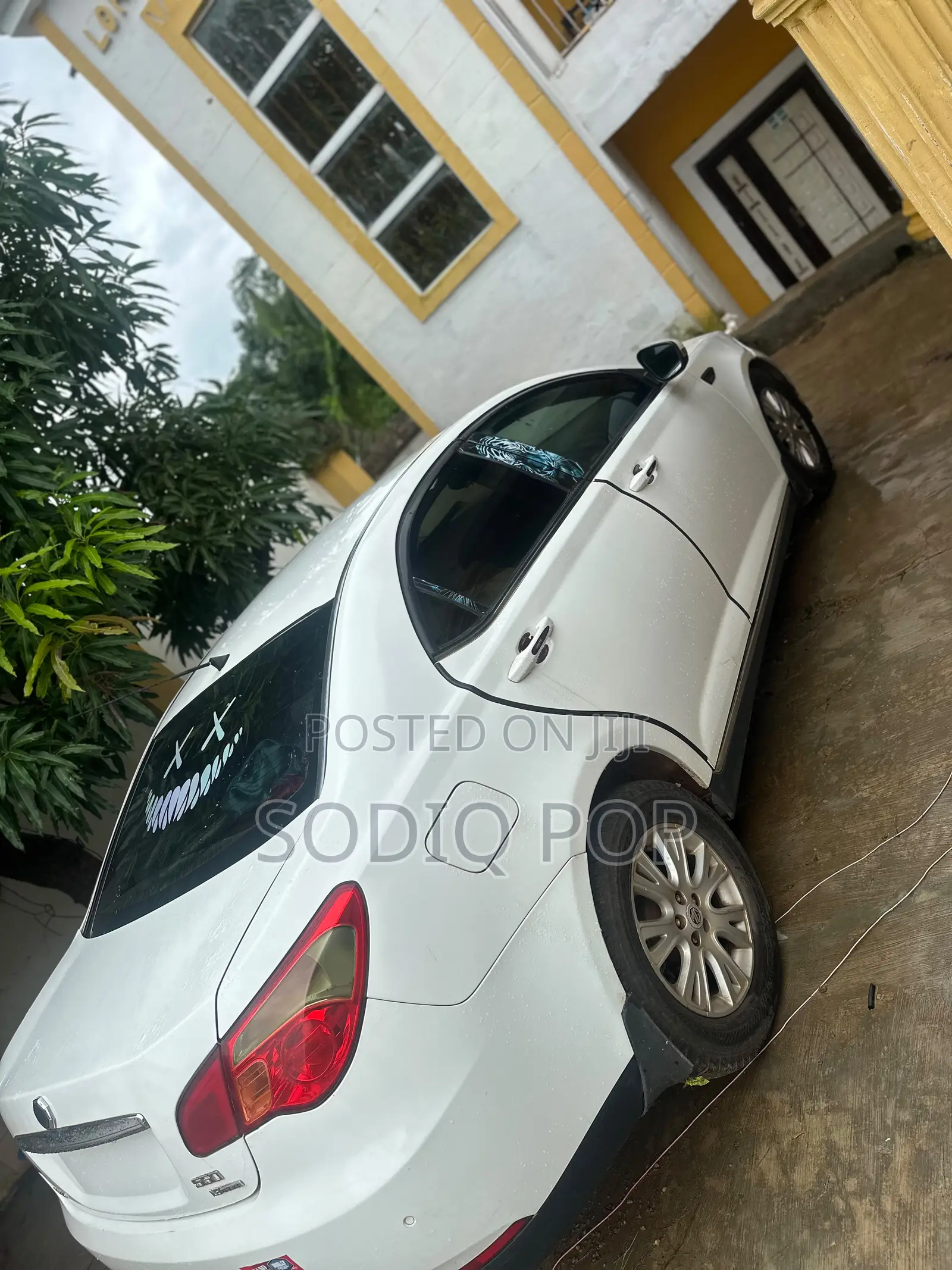 MG 550 2012 White