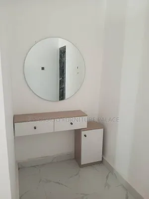 Quality Dressing Mirror Table