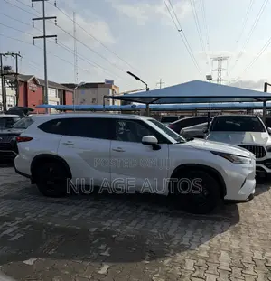 Toyota Highlander XLE 2021 White