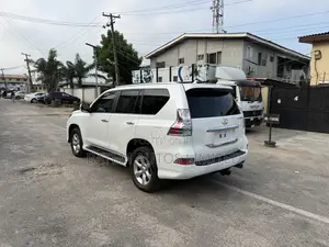 Lexus GX 460 Premium 2011 White
