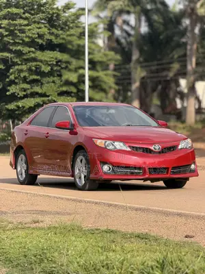 Toyota Camry SE 4dr Sedan (2.5L 4cyl 6A) 2015 Red